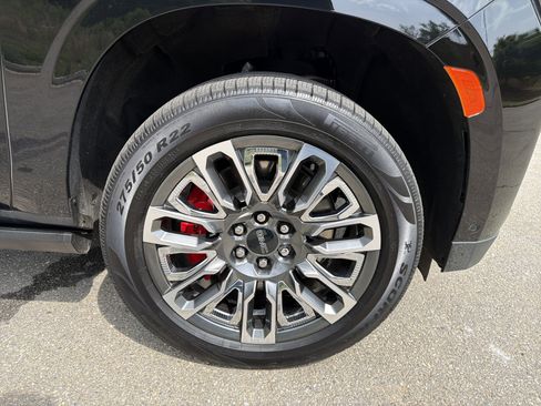Used 2023 GMC Yukon Denali Ultimate AWD/4WD image 12