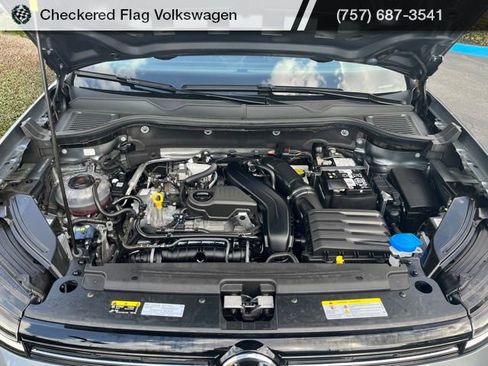 Used 2025 Volkswagen Taos SE image 31