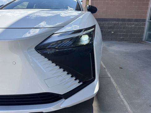 Used 2023 Lexus RZ 450e Premium image 11