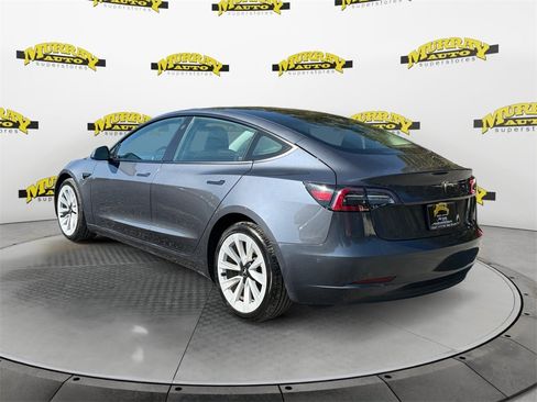 Used 2023 Tesla Model 3 Standard Range image 3