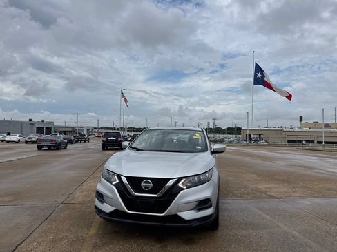 Used 2022 Nissan Rogue Sport S FWD image 6