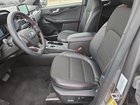 Used 2025 Ford Escape ST-Line image 5