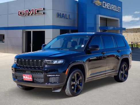 Used 2023 Jeep Grand Cherokee L Limited w/ Black Appearance Package image 3