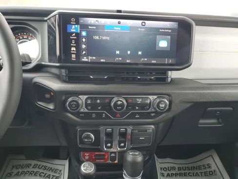 Used 2025 Jeep Wrangler Sport image 21