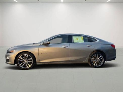 Used 2023 Chevrolet Malibu LT image 3