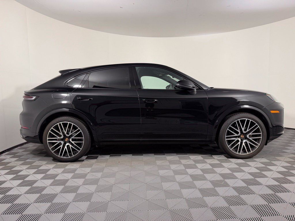 Certified 2026 Porsche Cayenne Coupe AWD/4WD image 6