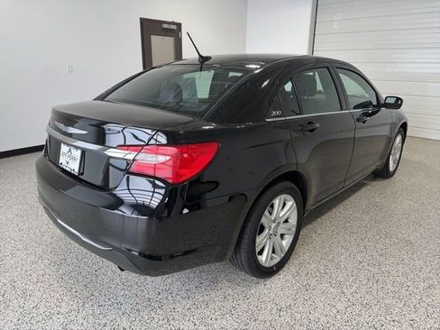 Used 2013 Chrysler 200 Touring FWD image 3