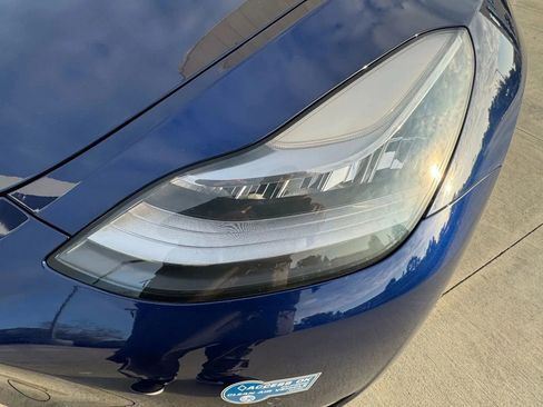 Used 2022 Tesla Model Y Long Range AWD/4WD image 33