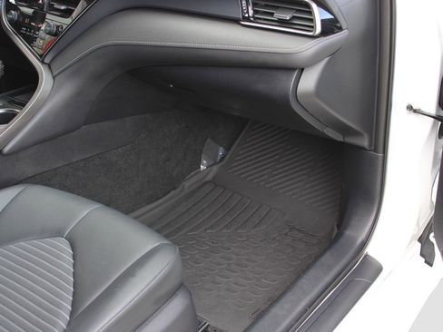 Used 2022 Toyota Camry SE image 36