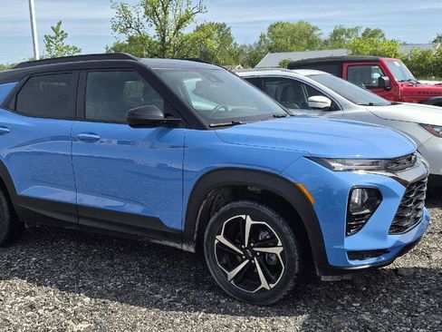 Used 2023 Chevrolet TrailBlazer RS w/ Technology Package AWD/4WD image 2