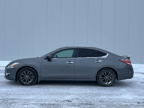 Used 2015 Nissan Altima 2.5 S w/ Special Edition Package image 2