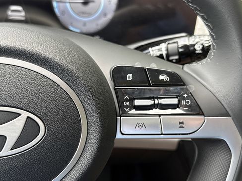 New 2026 Hyundai Elantra Limited FWD image 21