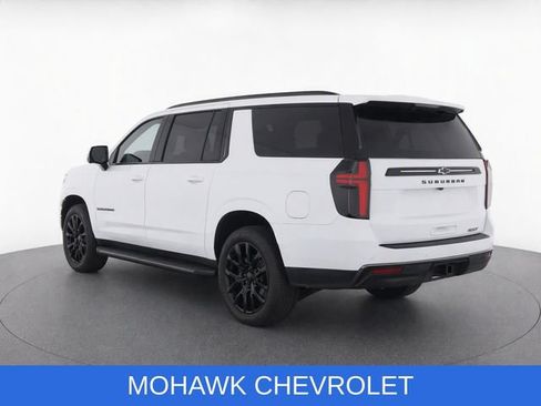 Used 2022 Chevrolet Suburban RST w/ Luxury Package AWD/4WD image 4