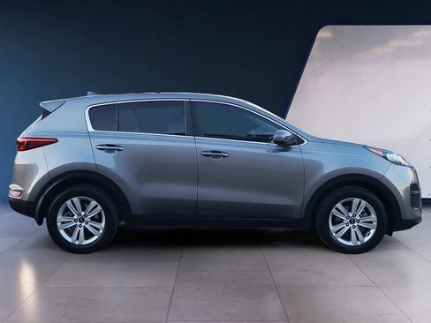 Used 2018 Kia Sportage LX image 6