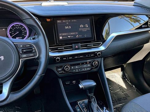 Certified 2022 Kia Niro LXS image 8