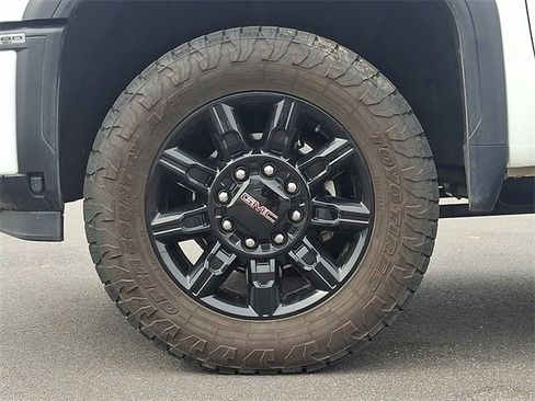 Used 2024 GMC Sierra 2500 AT4 w/ AT4 Premium Plus Package image 8