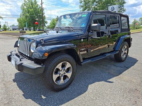 Used 2016 Jeep Wrangler Unlimited Sahara w/ Dual Top Group AWD/4WD image 3