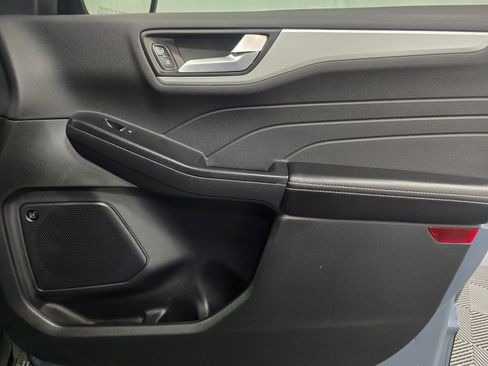 Used 2025 Ford Escape Platinum w/ Premium Technology Package image 24