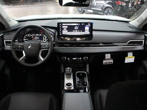 New 2026 Mitsubishi Outlander ES image 20