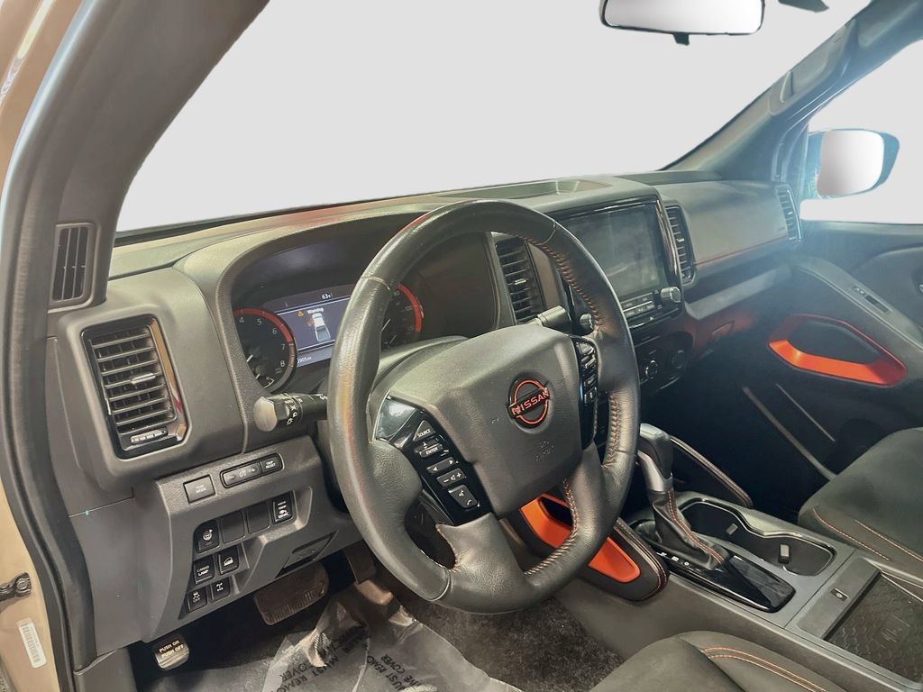 Used 2023 Nissan Frontier PRO-4X w/ Pro Convenience Package AWD/4WD image 9