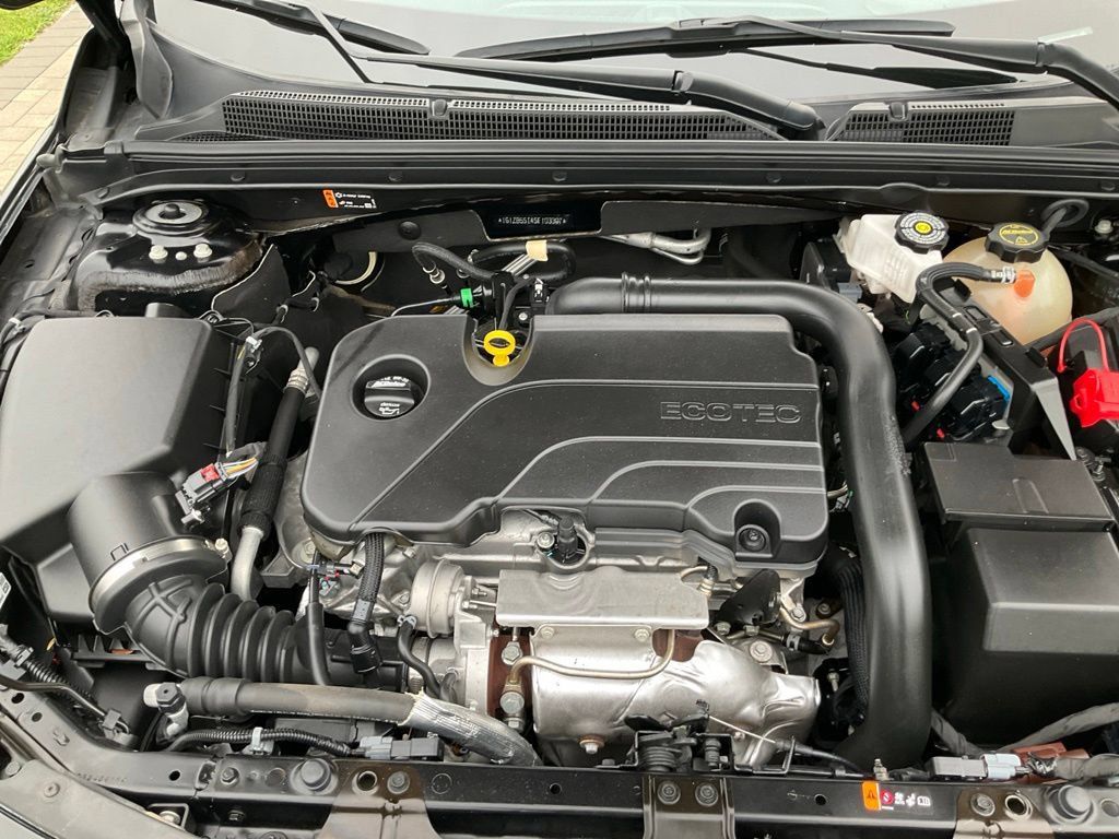 Used 2025 Chevrolet Malibu LS FWD image 38