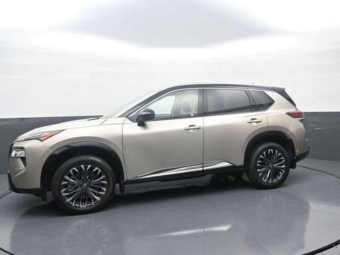 Used 2025 Nissan Rogue Platinum w/ Tech Package AWD/4WD image 4