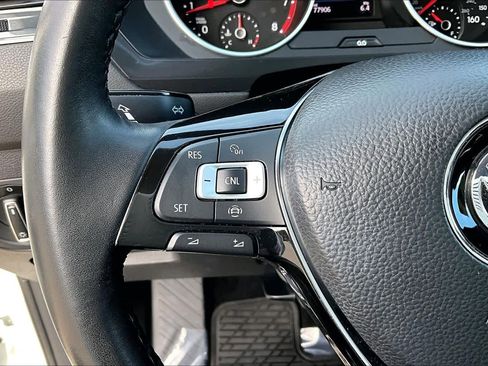 Used 2019 Volkswagen Tiguan SE image 23