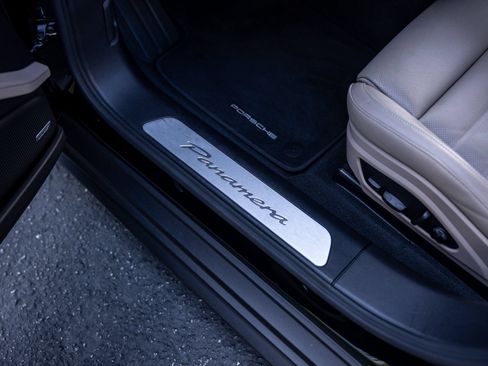 Certified 2025 Porsche Panamera image 39