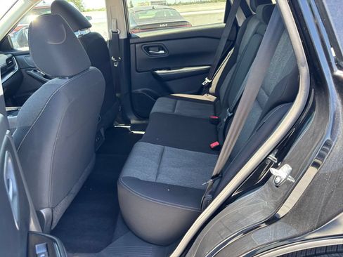 Used 2025 Nissan Rogue SV FWD image 28