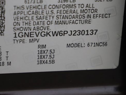 Used 2023 Chevrolet Traverse LT image 32