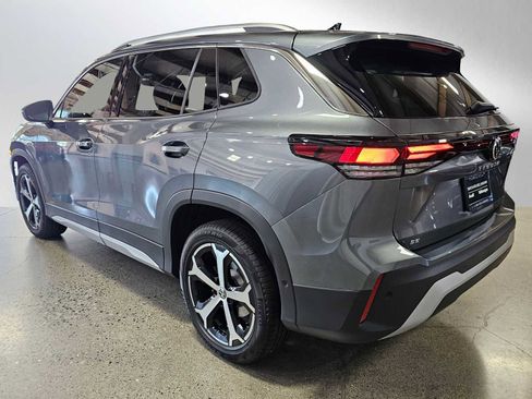 New 2025 Volkswagen Tiguan SE image 5