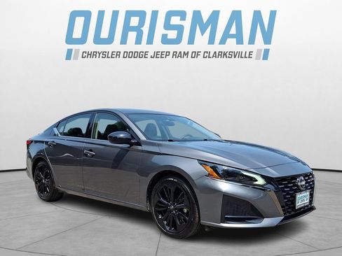 Used 2024 Nissan Altima 2.5 SR FWD image 1
