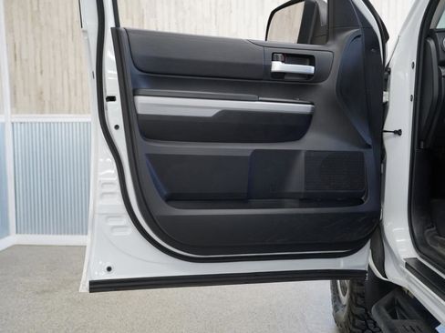 Used 2020 Toyota Tundra SR5 w/ SR5 Convenience Package image 29