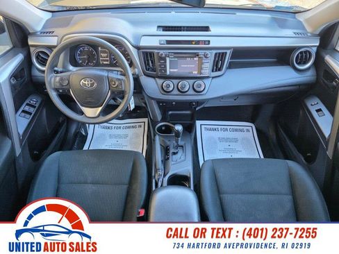 Used 2018 Toyota RAV4 LE w/ Carpet Mat Package AWD/4WD image 15