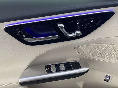 Used 2025 Mercedes-Benz C 300 4MATIC Sedan image 23