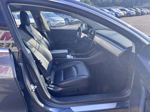 Used 2018 Tesla Model 3 Long Range RWD image 17