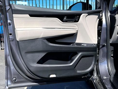 New 2026 Honda Odyssey Touring image 10