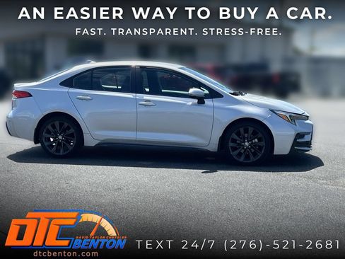 Used 2024 Toyota Corolla SE FWD image 2