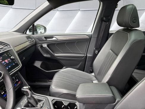 Certified 2024 Volkswagen Tiguan SE R-Line AWD/4WD image 19