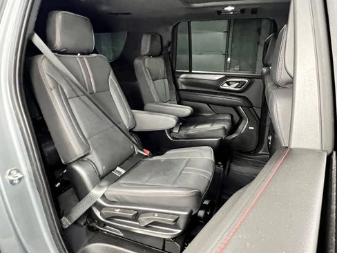 Used 2024 Chevrolet Suburban RST w/ Luxury Package AWD/4WD image 18