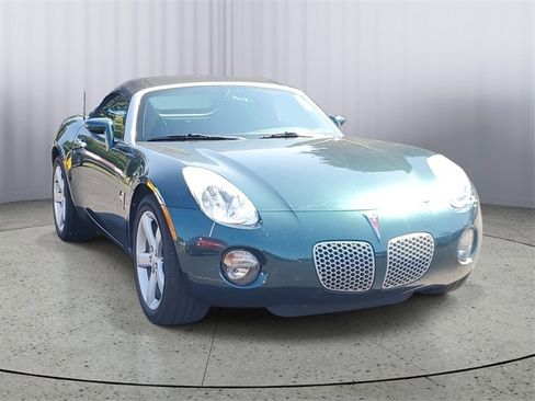 Used 2006 Pontiac Solstice Convertible w/ Premium Package image 1