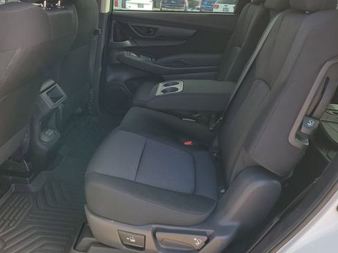 Used 2023 Subaru Ascent Base image 11