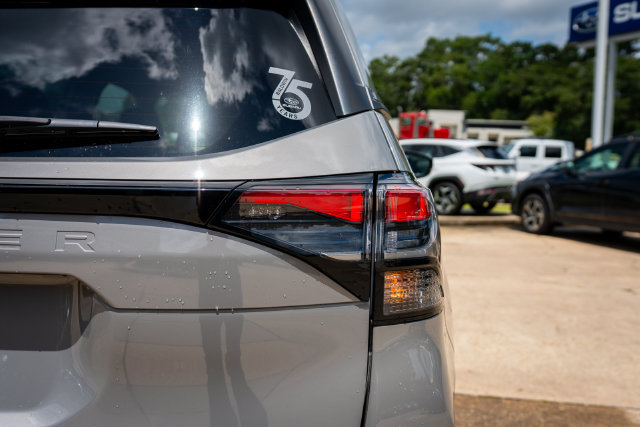 Used 2025 Subaru Forester Limited AWD/4WD image 15