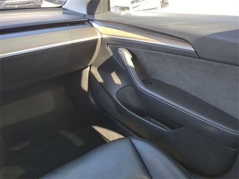 Used 2021 Tesla Model 3 Long Range image 18