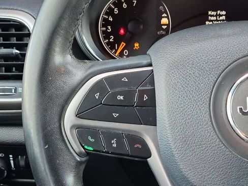 Used 2019 Jeep Grand Cherokee Laredo w/ Laredo X Package RWD image 15
