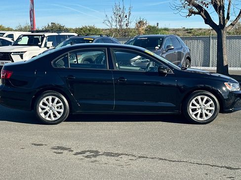 Used 2015 Volkswagen Jetta SE image 3