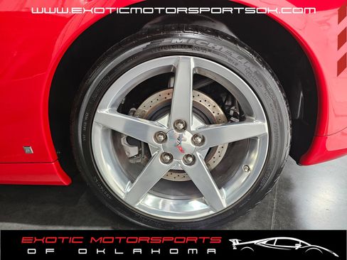 Used 2006 Chevrolet Corvette Convertible w/ Preferred Equipment Group RWD image 37