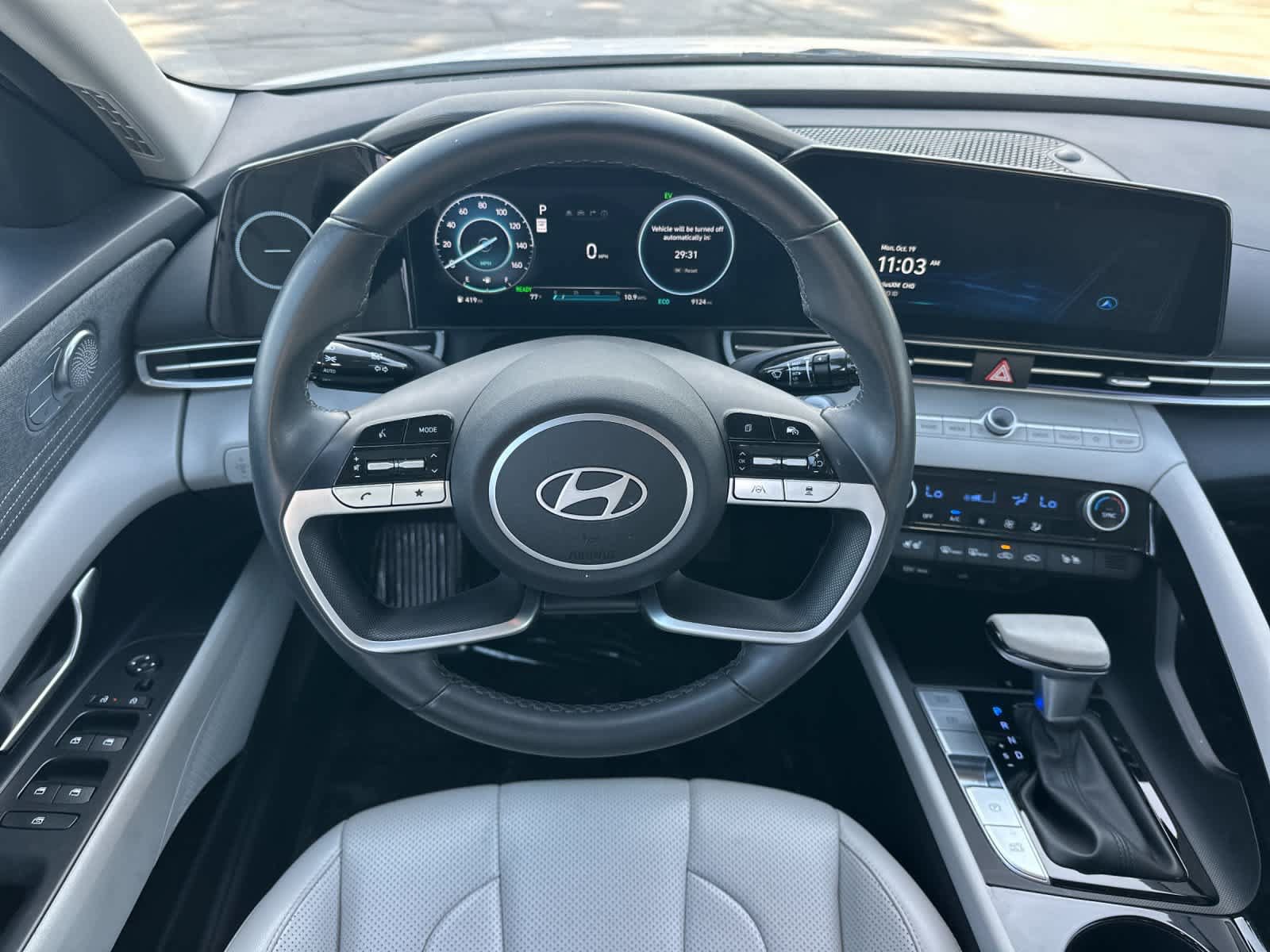 Certified 2025 Hyundai Elantra Limited FWD image 15