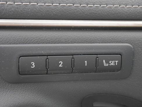 Used 2019 Lexus ES 300h w/ Accessory Package 2 image 23