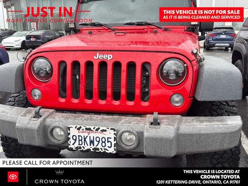 Used 2017 Jeep Wrangler Unlimited Sport w/ Connectivity Group AWD/4WD image 2